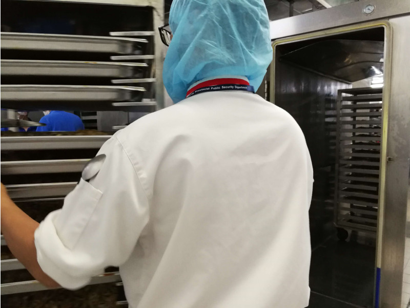 又一臺高端蒸汽噴射快速冷卻機(jī)交付山東食品客戶，蒸汽系統(tǒng)比傳統(tǒng)的熟食快速冷卻機(jī)效率會快2倍左右，費(fèi)用比傳統(tǒng)的熟食快速冷卻機(jī)高出30%，而且故障率非常低，越來越多的客戶選用這種更為先進(jìn)的蒸汽噴射系統(tǒng)的快速冷機(jī)。