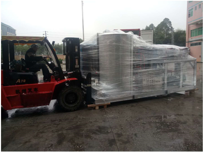 南美客戶量身定制日產量15噸片冰機，風冷系統(tǒng)，比澤爾壓縮機裝柜完成。