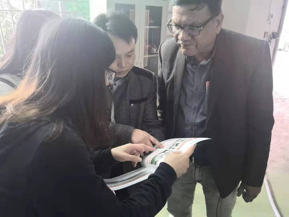 東南亞客戶定制日產(chǎn)量3噸管冰機(jī)調(diào)試完成。