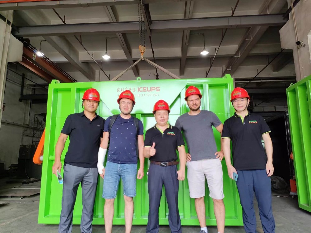 俄羅斯農(nóng)業(yè)大客戶來我司考察真空預(yù)冷機(jī)，客戶說沒見過這么高端的真空預(yù)冷機(jī)，準(zhǔn)備在俄羅斯大干一場！